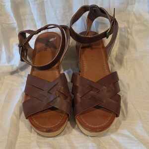 (J36) Indigo Brown Wedge Sandals with Criss-Cross Straps